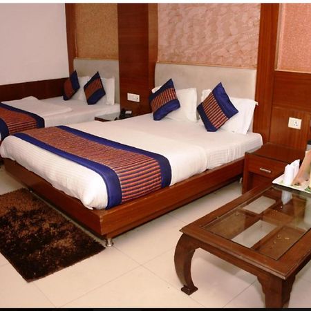 ניו דלהי Capital O 6408 Hotel Delhi Heart מראה חיצוני תמונה