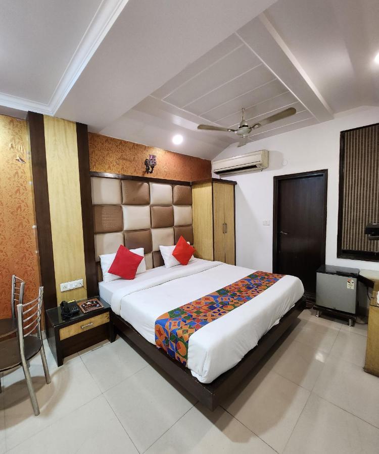 ניו דלהי Capital O 6408 Hotel Delhi Heart מראה חיצוני תמונה