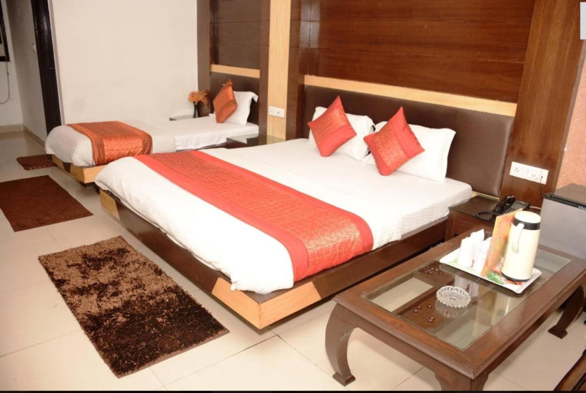 ניו דלהי Capital O 6408 Hotel Delhi Heart מראה חיצוני תמונה