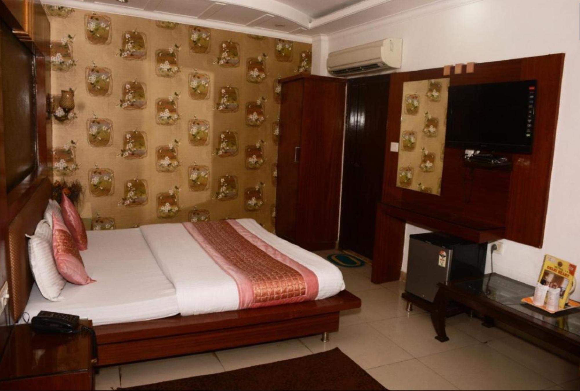 ניו דלהי Capital O 6408 Hotel Delhi Heart מראה חיצוני תמונה