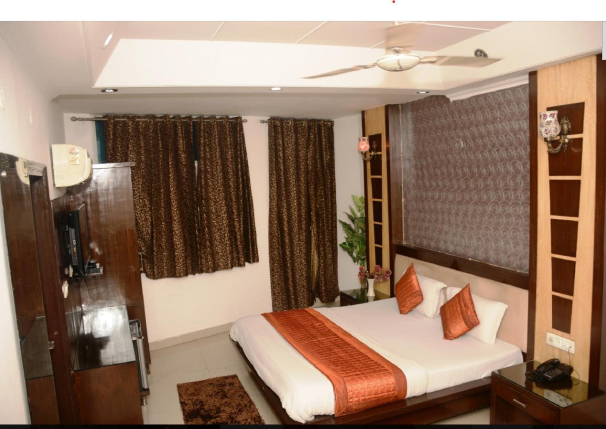 ניו דלהי Capital O 6408 Hotel Delhi Heart מראה חיצוני תמונה