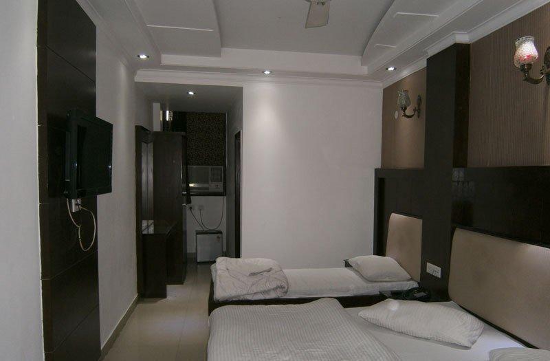 ניו דלהי Capital O 6408 Hotel Delhi Heart מראה חיצוני תמונה